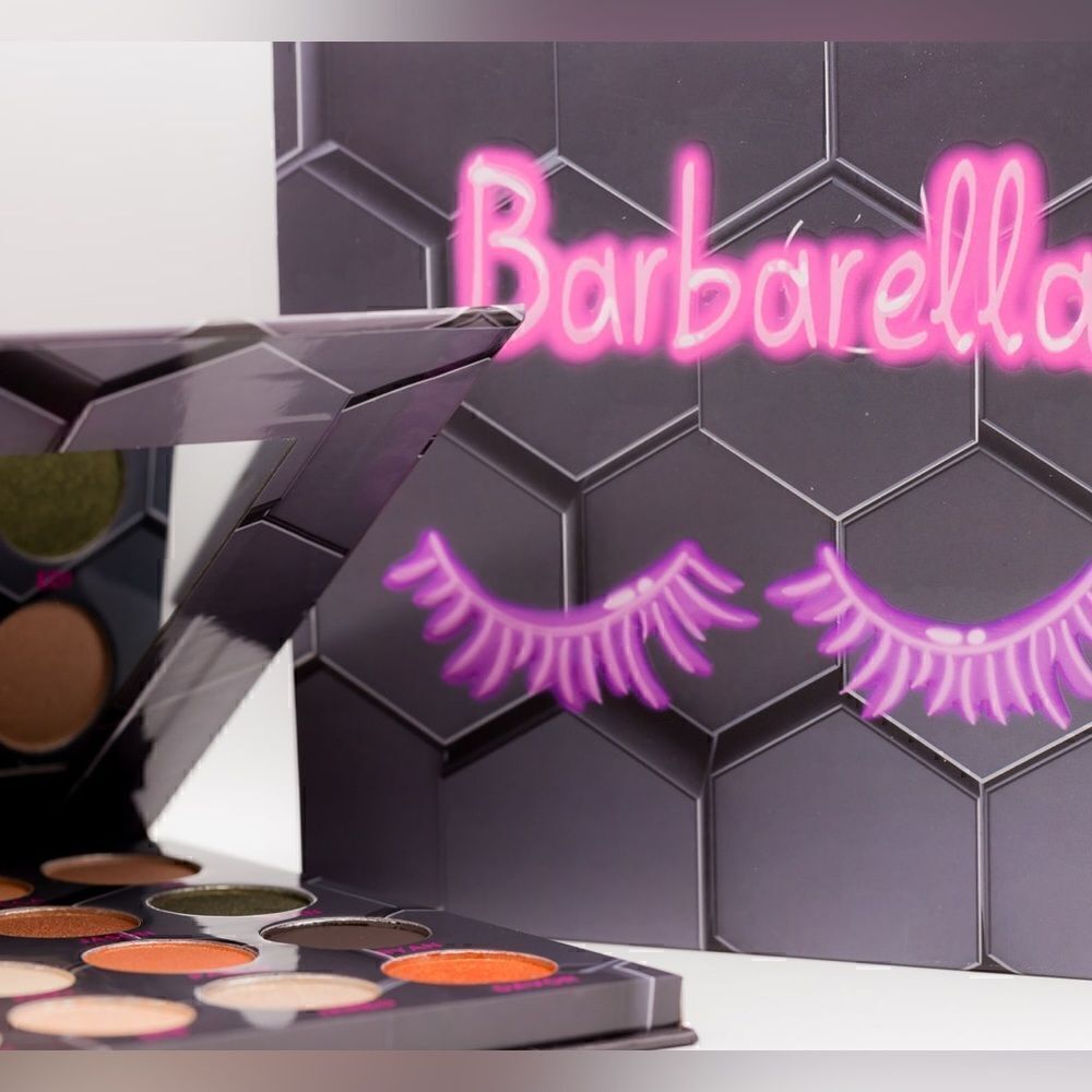 BEEBEAUTY LONDON Barbarella Eyeshadow Palette